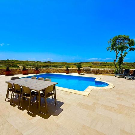 Ta' Matmura Farmhouse Gharb  Bagian luar foto